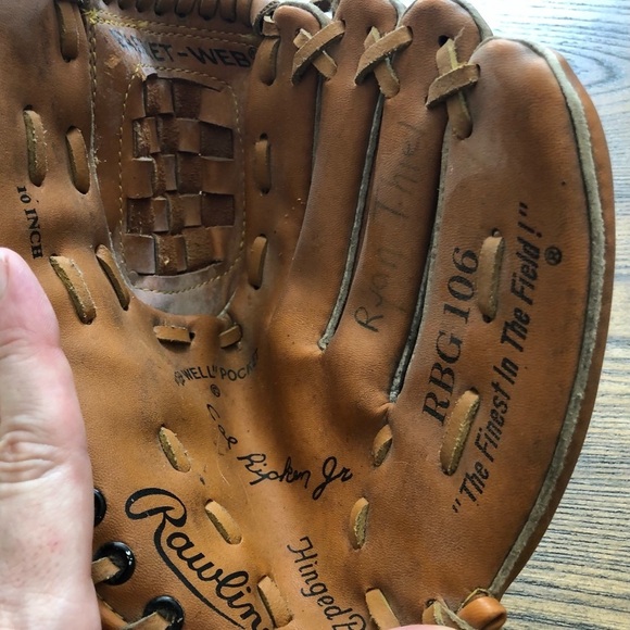 Rawlings kids  glove RB 106 10” - Picture 4 of 6